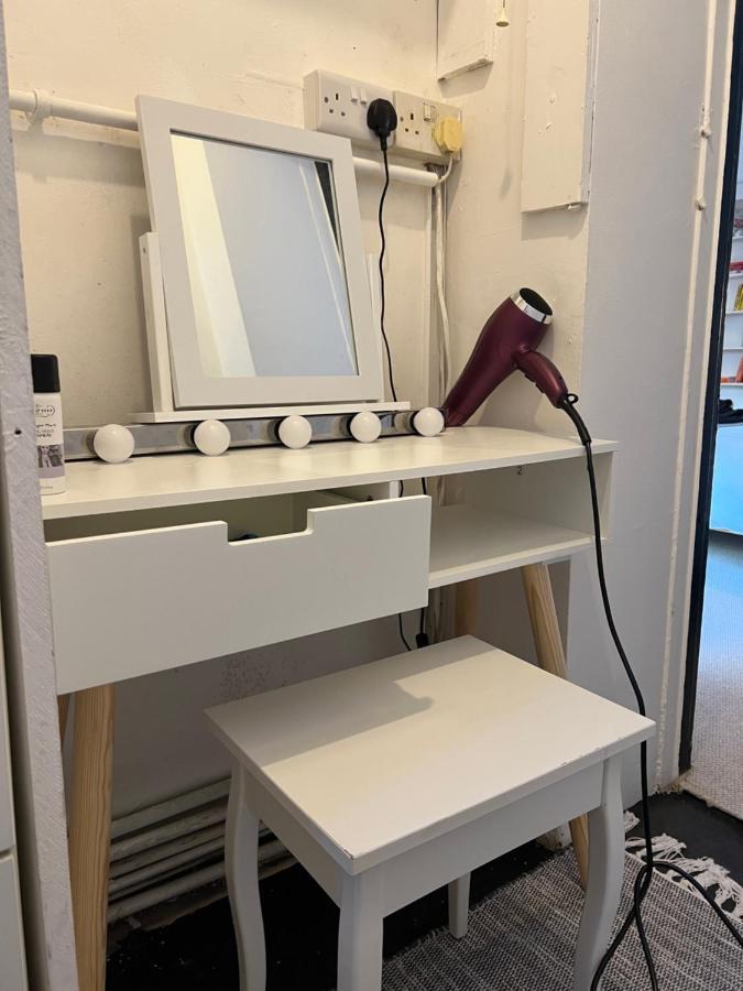Stylish Central Basement Studio, With Outdoor Space Brighton Eksteriør billede